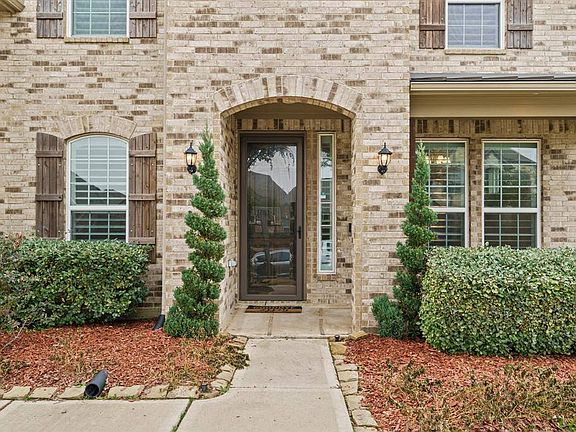 3rd image of 2011 Oxley Manor Ln