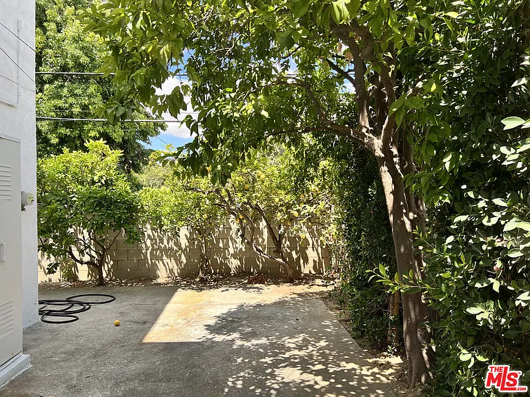 2215 Orange Grove Ave — Photo 23