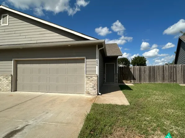 1406 E Dirck St, Haysville, KS 67060