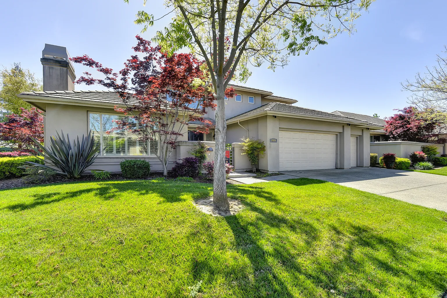 4944 Golf Course Cir photo 1