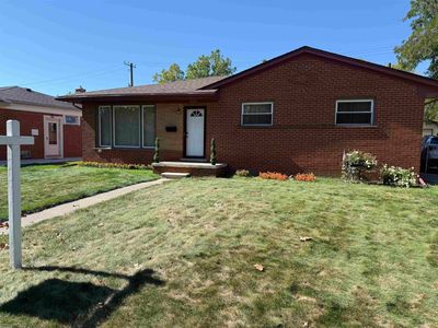 1742 Lakeview St, Trenton, MI, 48183