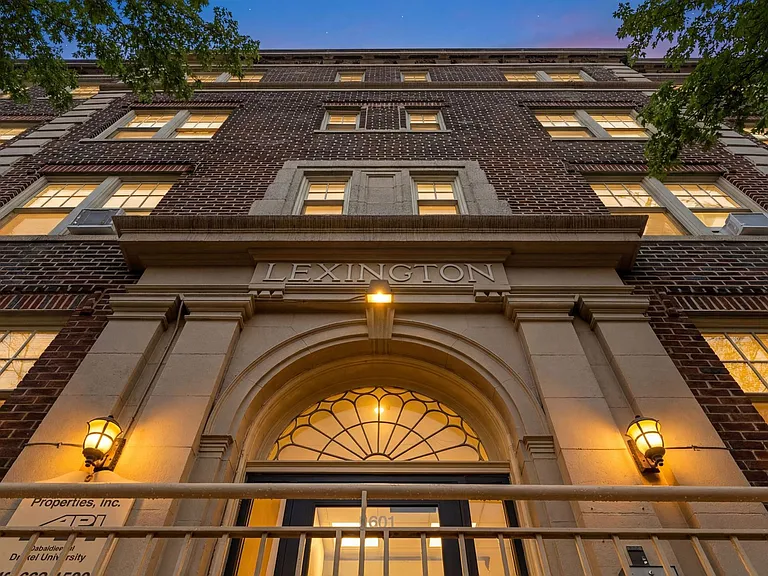 Lexington Apartments — Photo 4