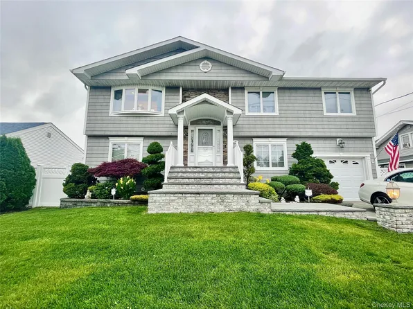 38 Second Avenue, Massapequa Park, NY 11762
