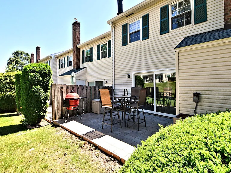 615 Piedmont Ct — Photo 39