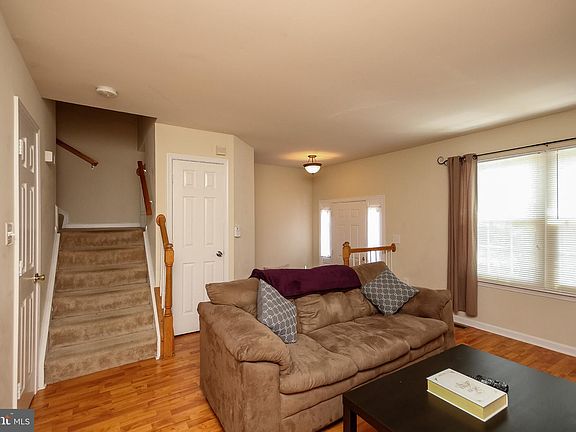 4th image of 303 Backridge Ct