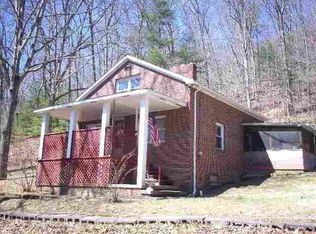 176 Sunkist Ln, Cedar Bluff, VA 24609