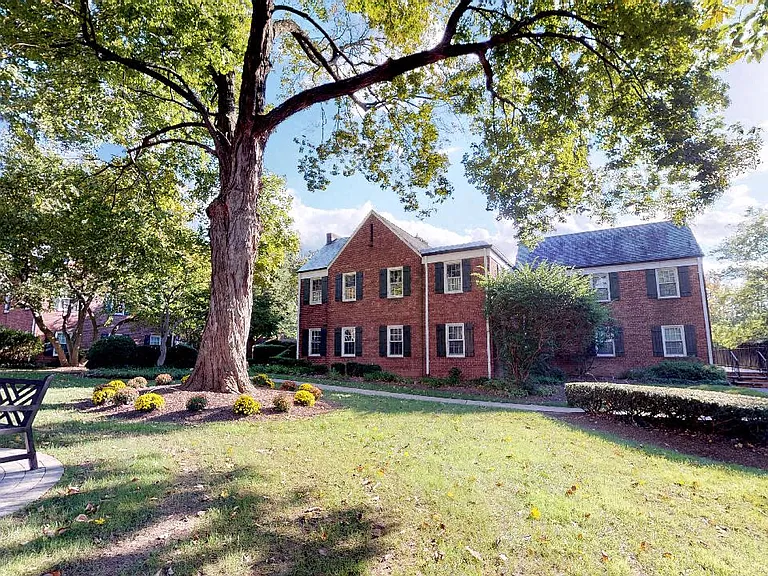 StoneGarth Apartments — Photo 9