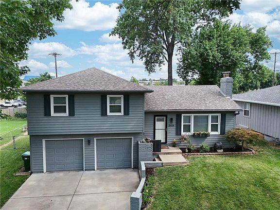 2nd image of 9104 W 69th St