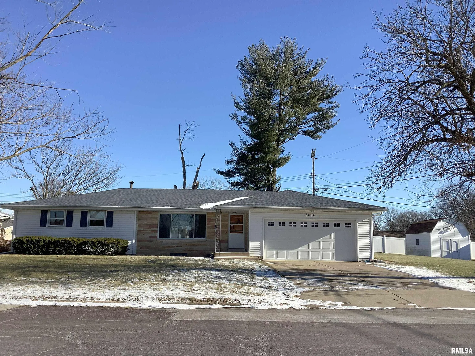 6404 N Greenmont Rd photo 1
