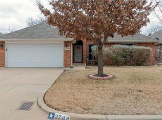 3744 Regency Cir, Fort Worth, TX 76137