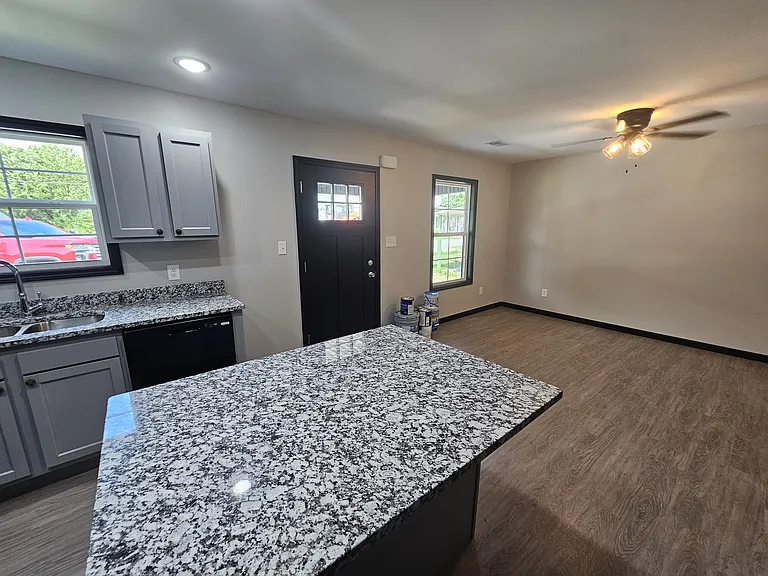 328 Edwards Ave — Photo 7
