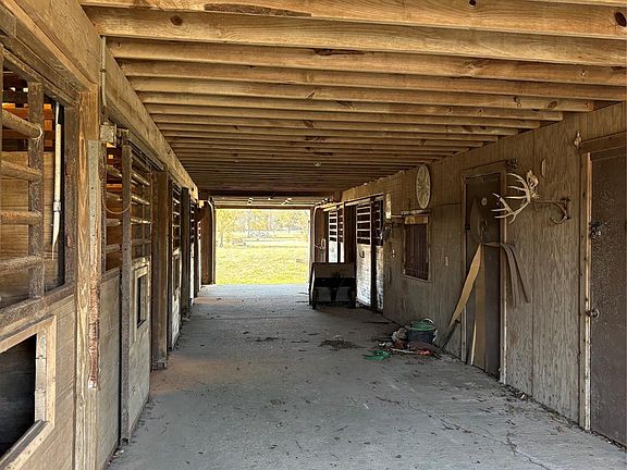 3rd image of 3240-3310 Band Rd