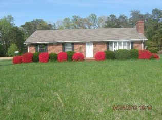 224 Gardys Mill Rd, Callao, VA 22435