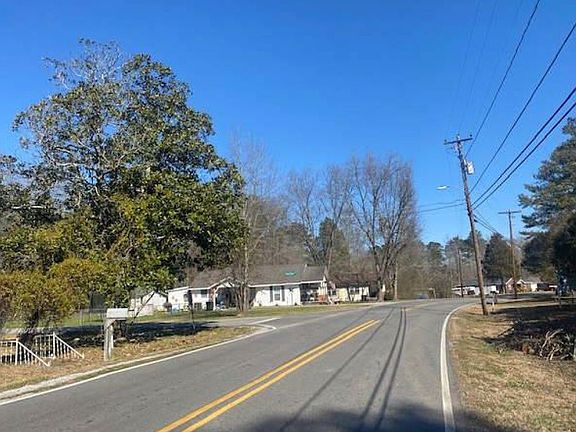 Exterior Neighborhood (street photo)
