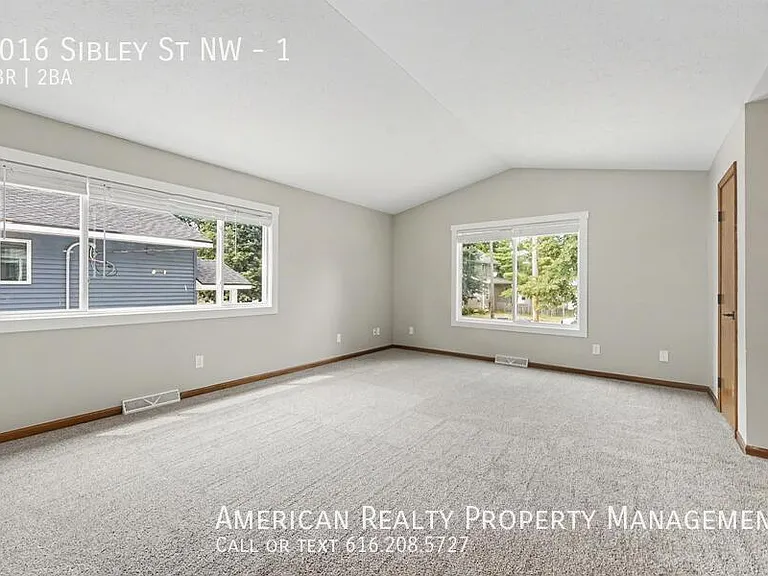 1016 Sibley St NW #1 — Photo 2