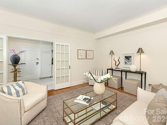 5th image of 301 W 10th St APT 107