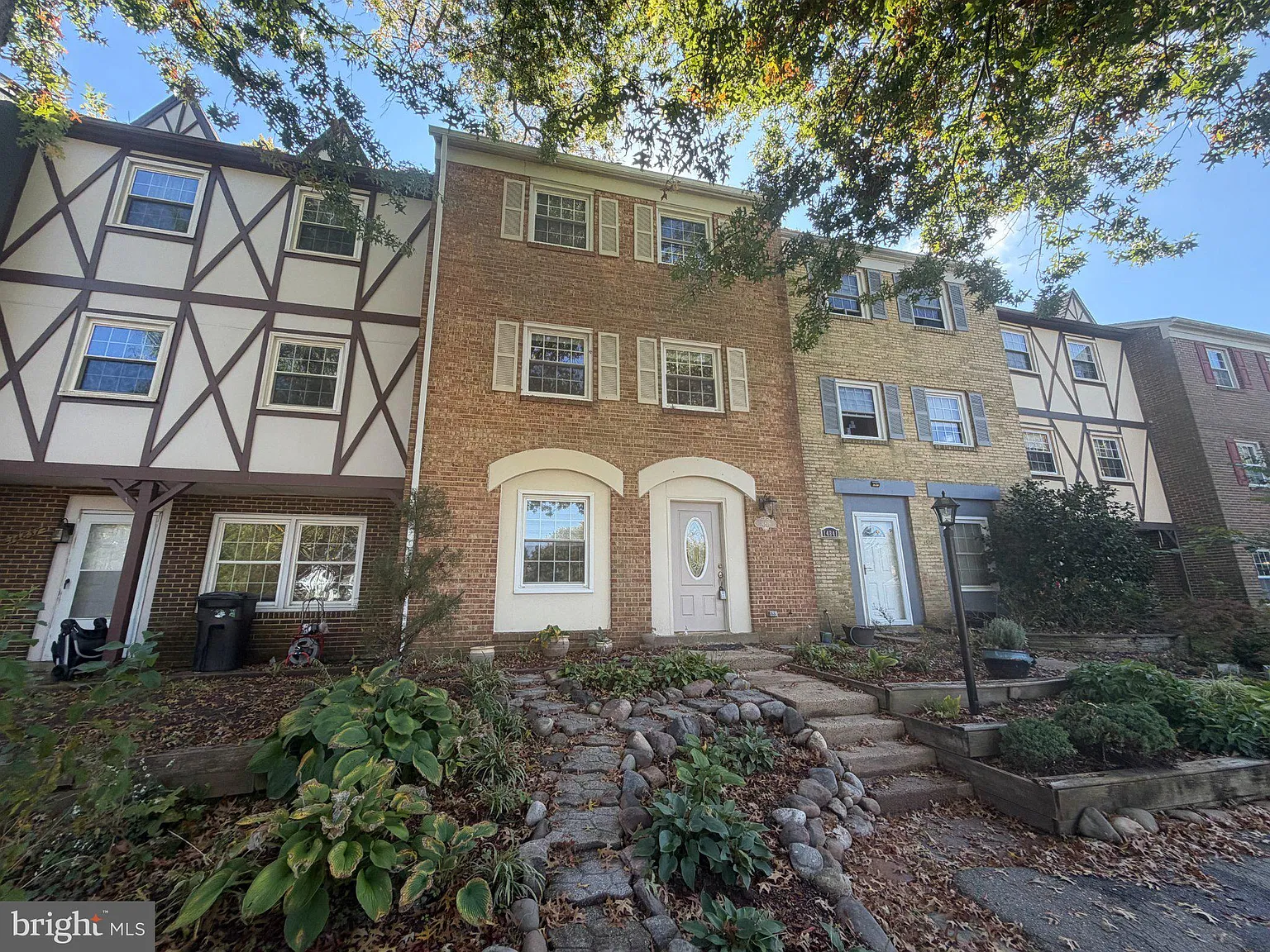 4 bed, 4.0 bath, 1740 sqft, $2,850 — Photo 1