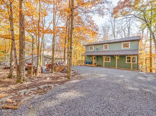 1069 Wallenpaupack Dr, Lake Ariel, PA 18436
