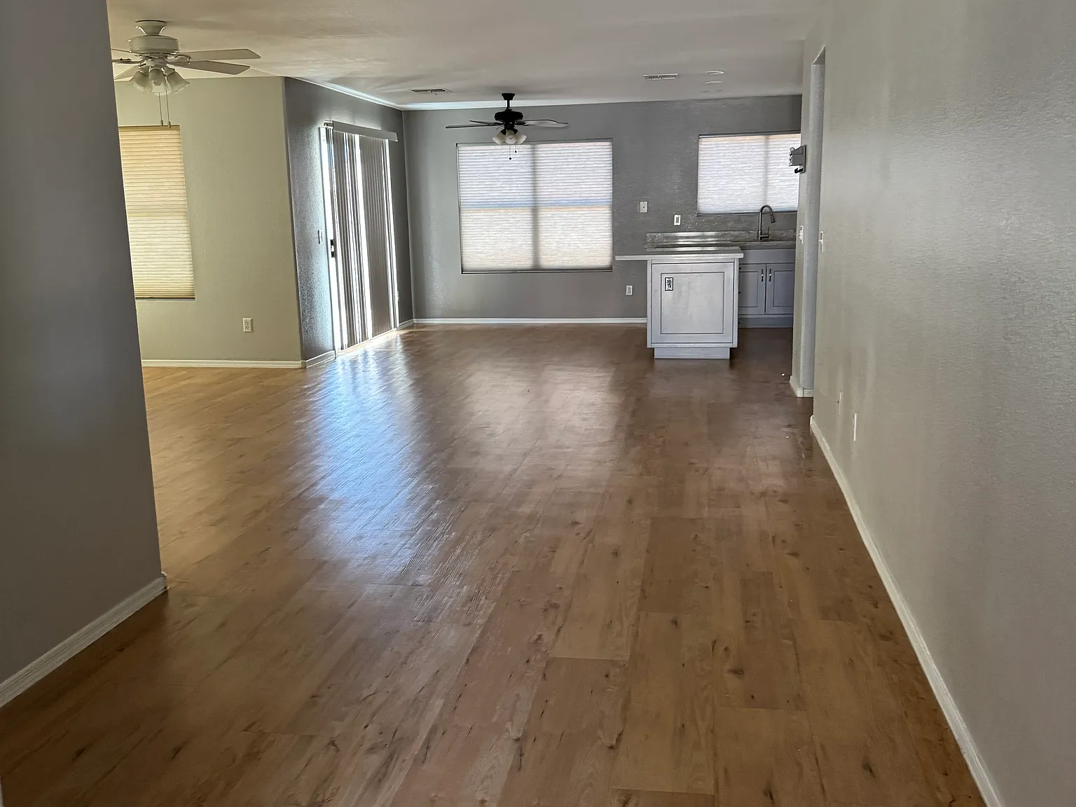 3 bed, 1421 sqft, $2,500 — Photo 4