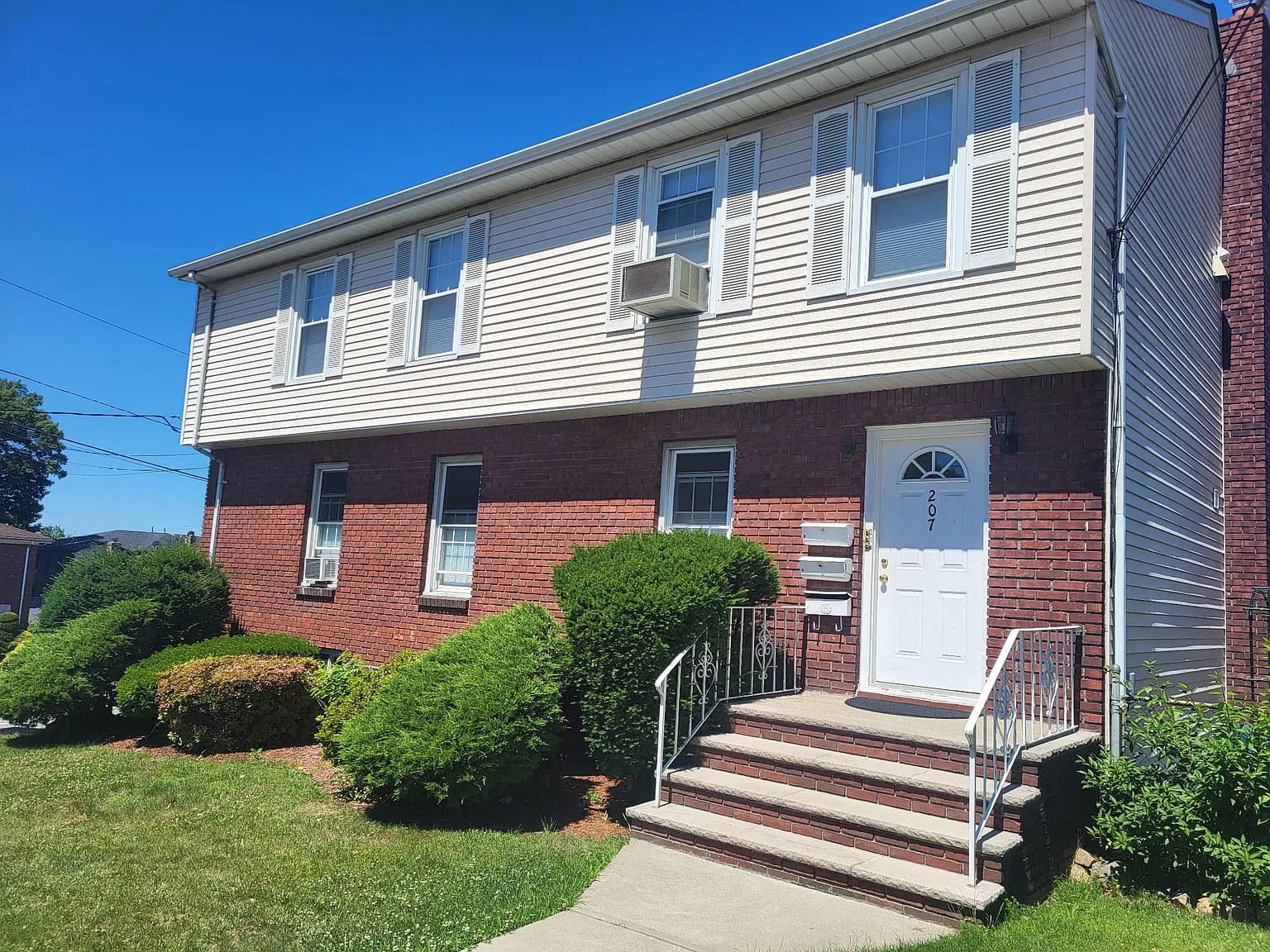 2 bed, $2,850 — Photo 1