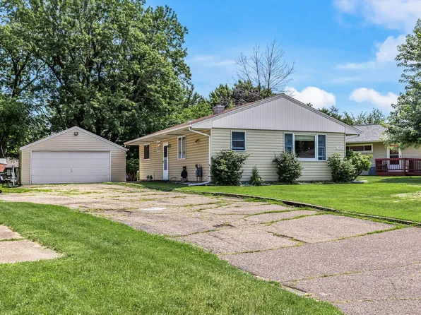 820 23rd Ave N, South Saint Paul, MN 55075