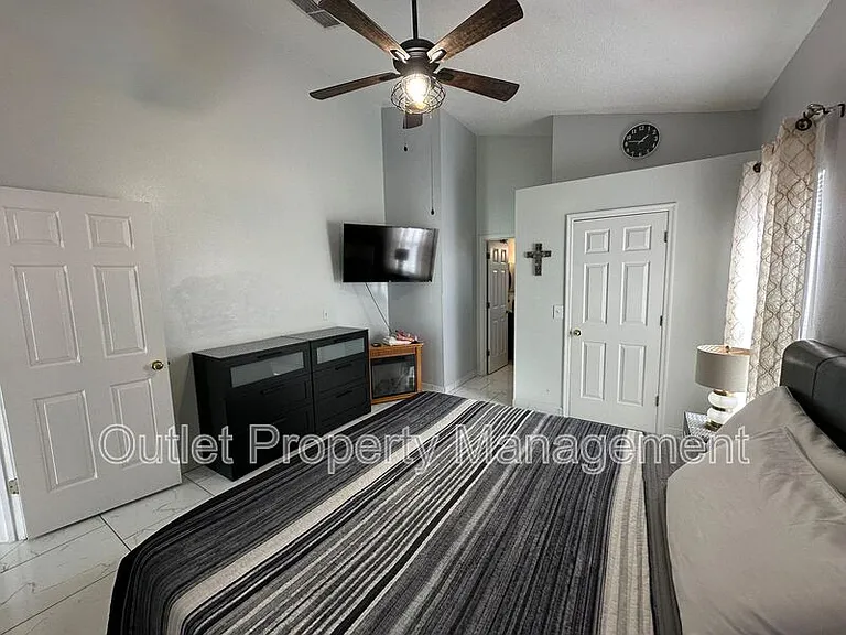 645 Majesty Dr — Photo 7