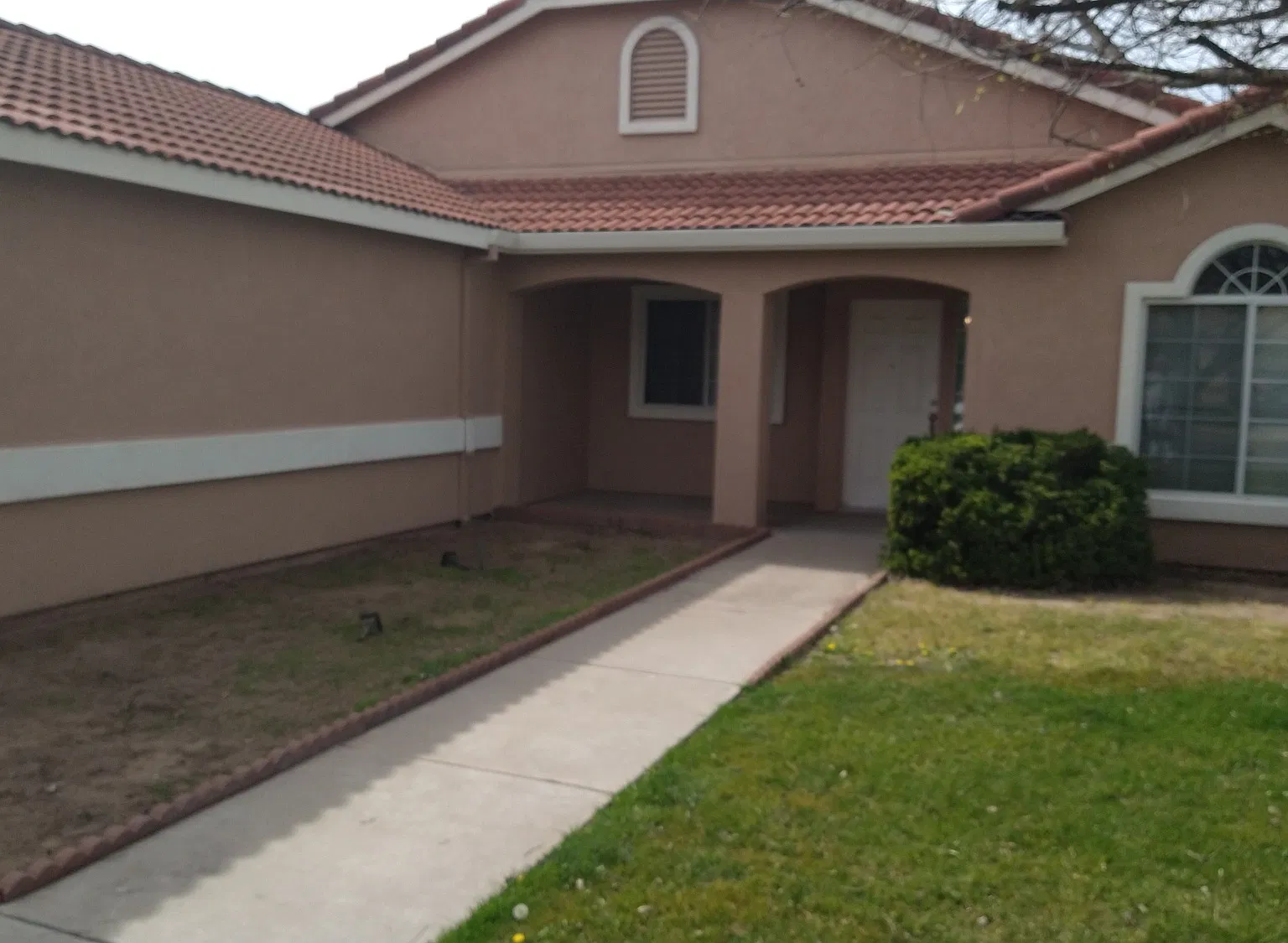 4 bed, 1997 sqft, $2,500 — Photo 1