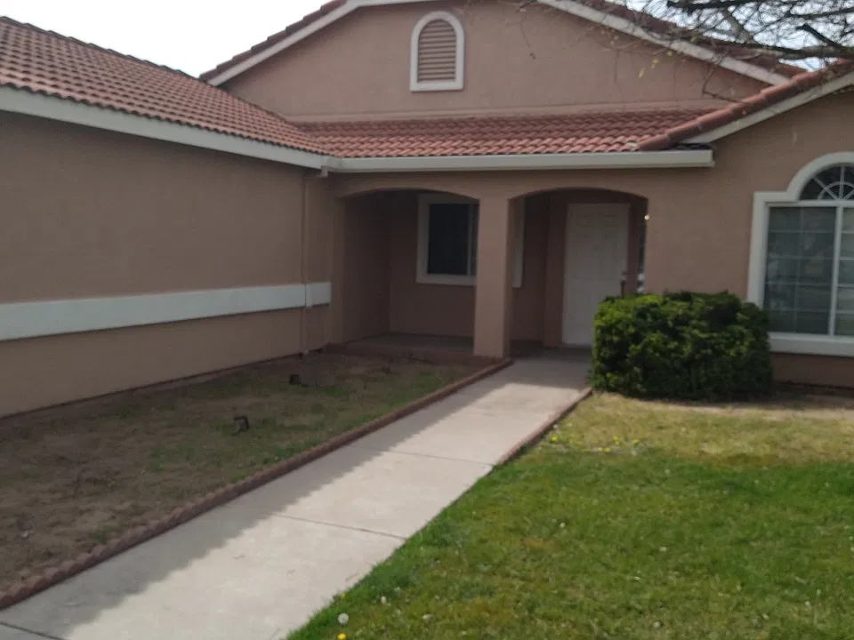 1201 Fairway Dr