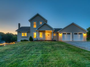 325 Hawk Ridge Ln, Boones Mill, VA 24065