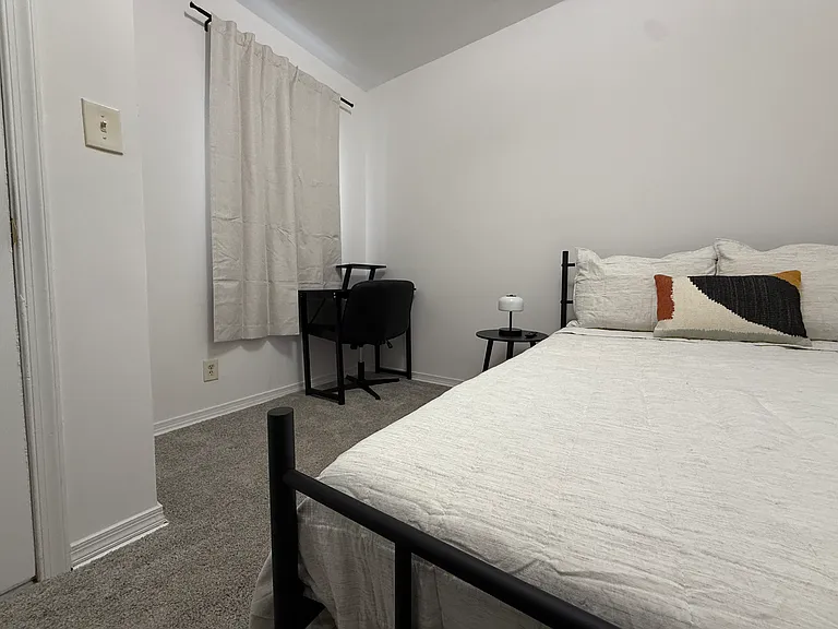 110 Hamburg St — Photo 5