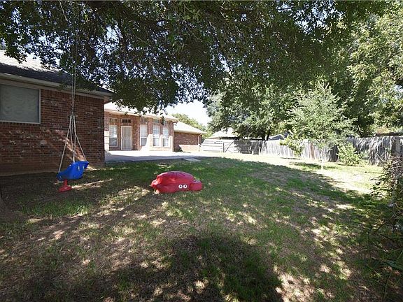 4th image of 1302 Alford Dr