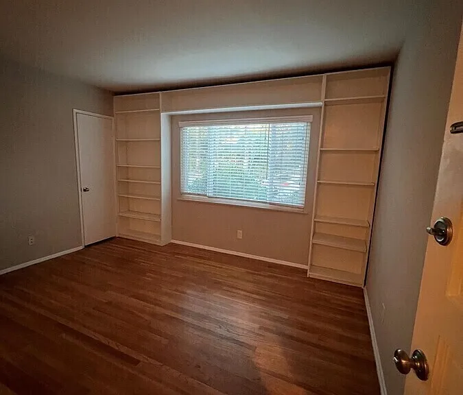 335 S Los Robles Ave #J — Photo 1