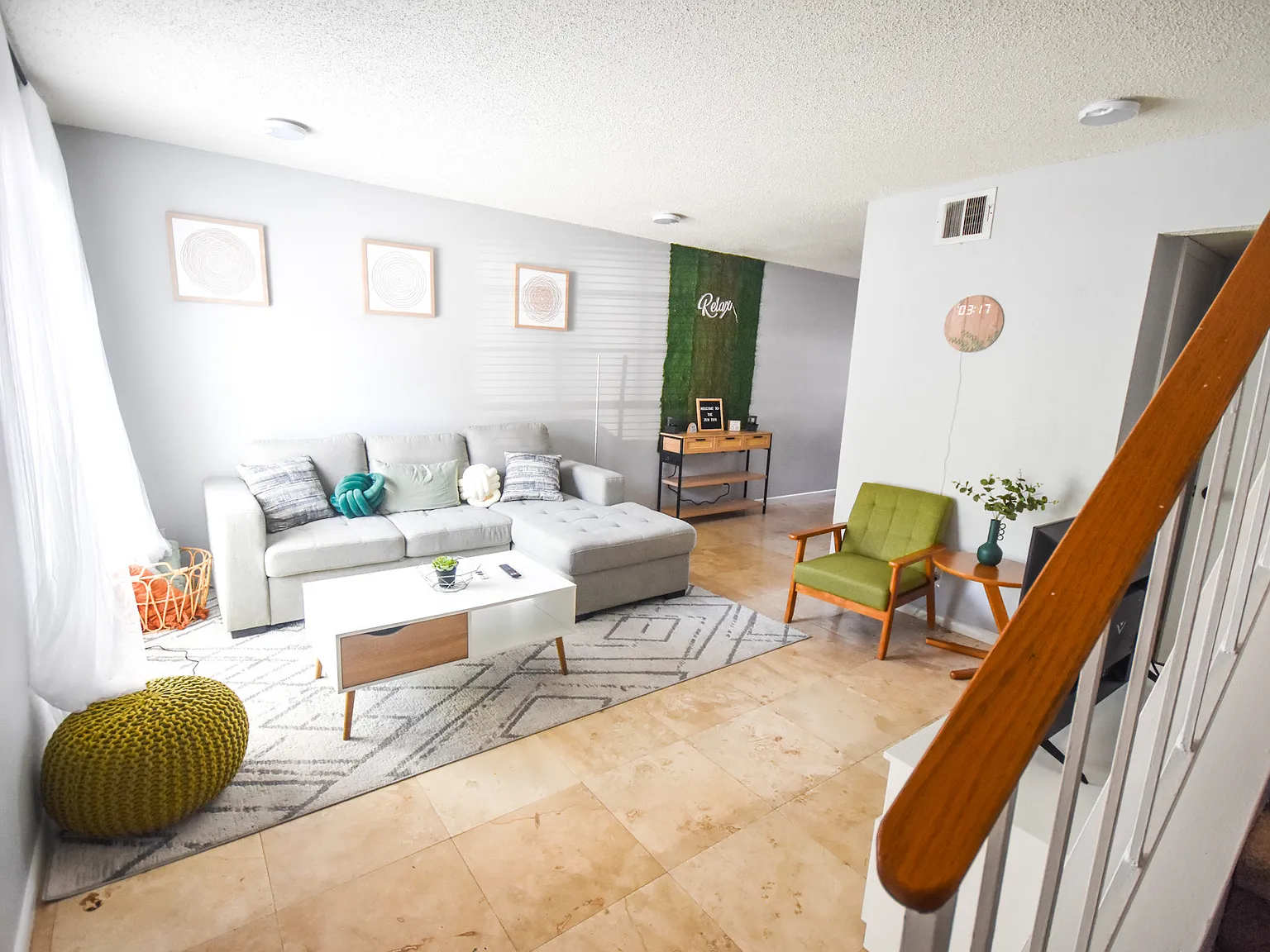2 bed, 1.5 bath, 1008 sqft, $1,550 — Photo 2