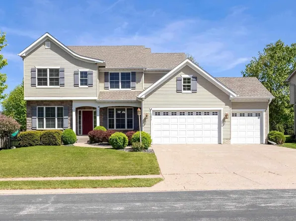 3077 Marynoel Ave, Bettendorf, IA 52722