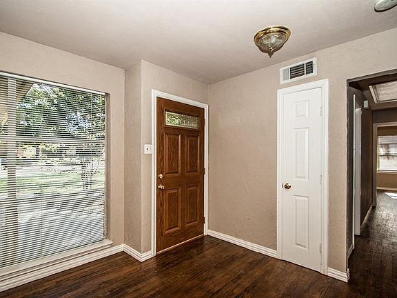5th image of 702 Palmer Pl