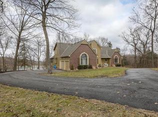 29504 E Pink Hill Rd, Grain Valley, MO 64029