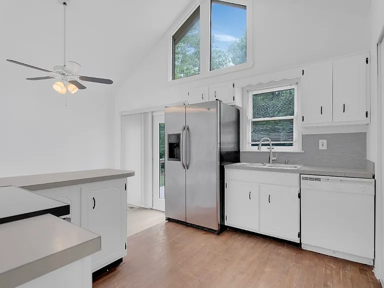 10205 Seatonville Rd — Photo 4