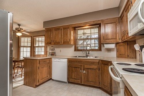 4th image of 8304 Connell St
