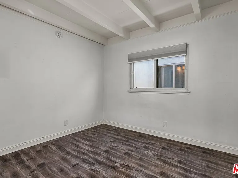 130 E Montreal St — Photo 11