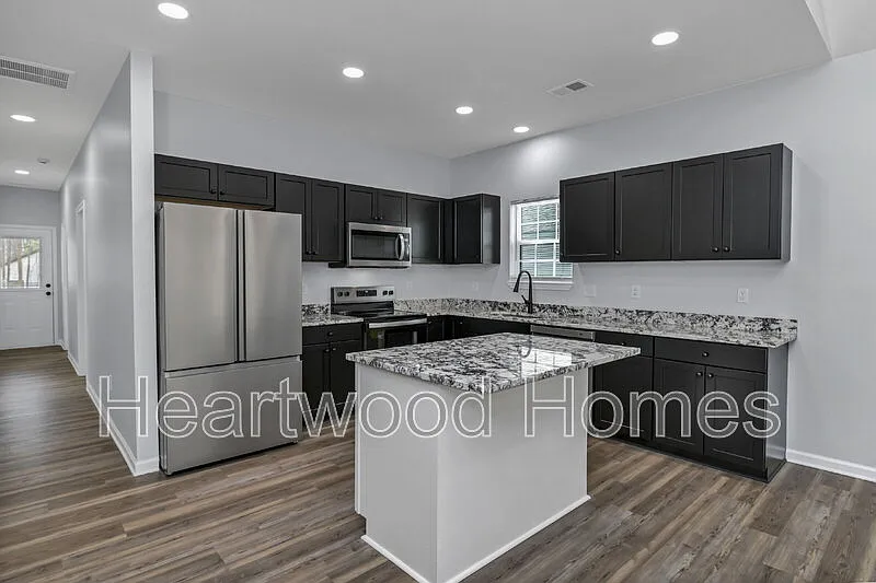 32 Roberson St
