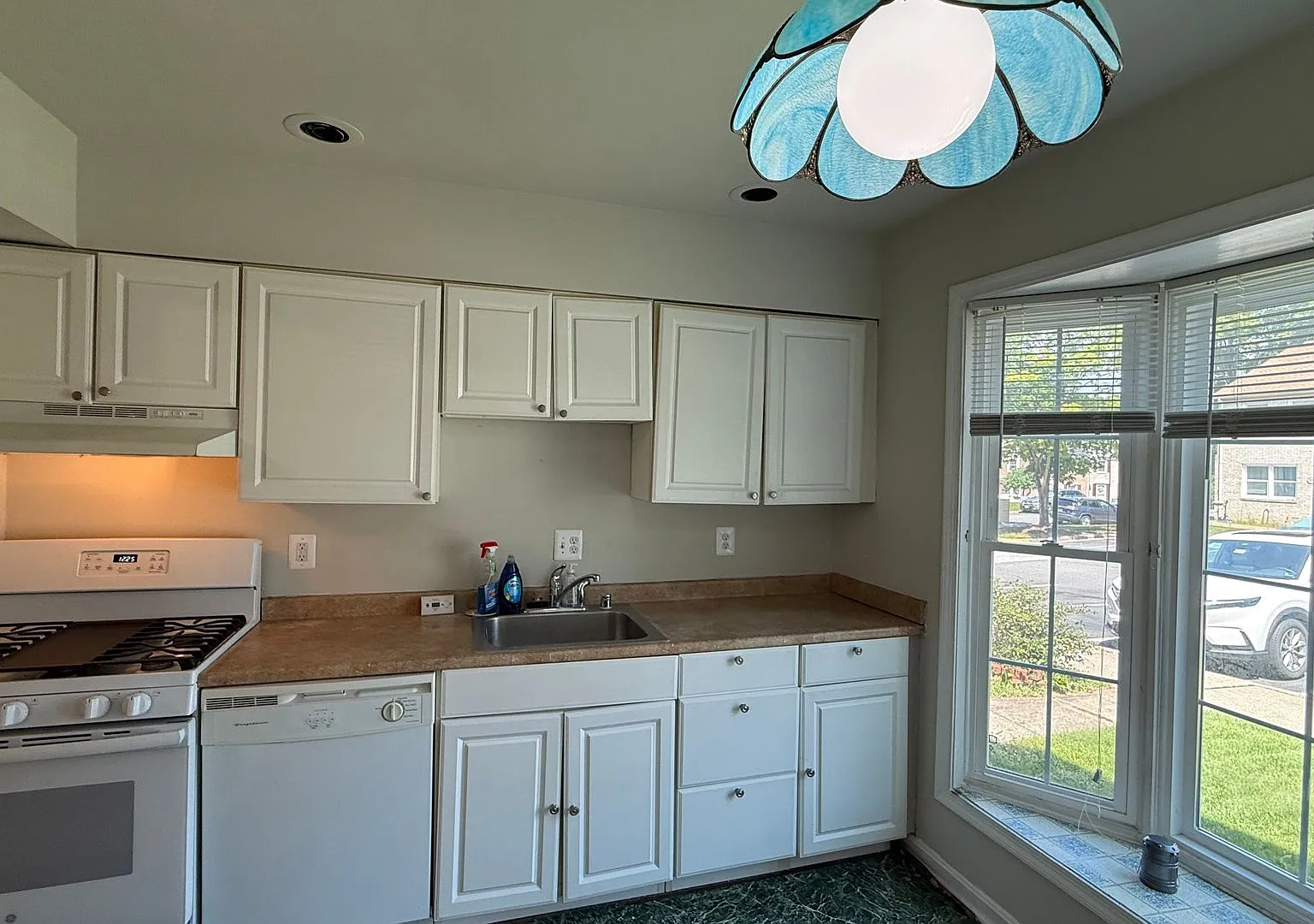 Lake Ridge Townhouse — Photo 2