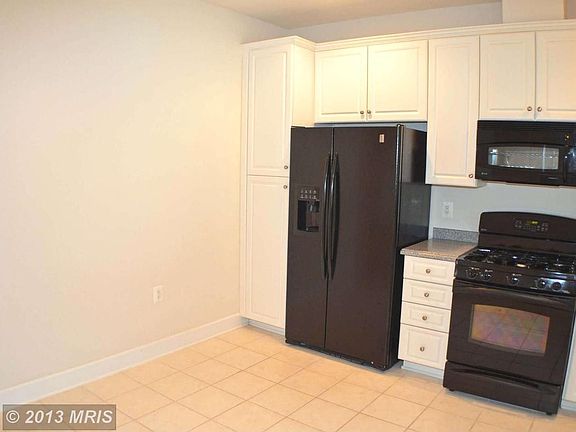 5th image of 44480 Oakmont Manor Sq