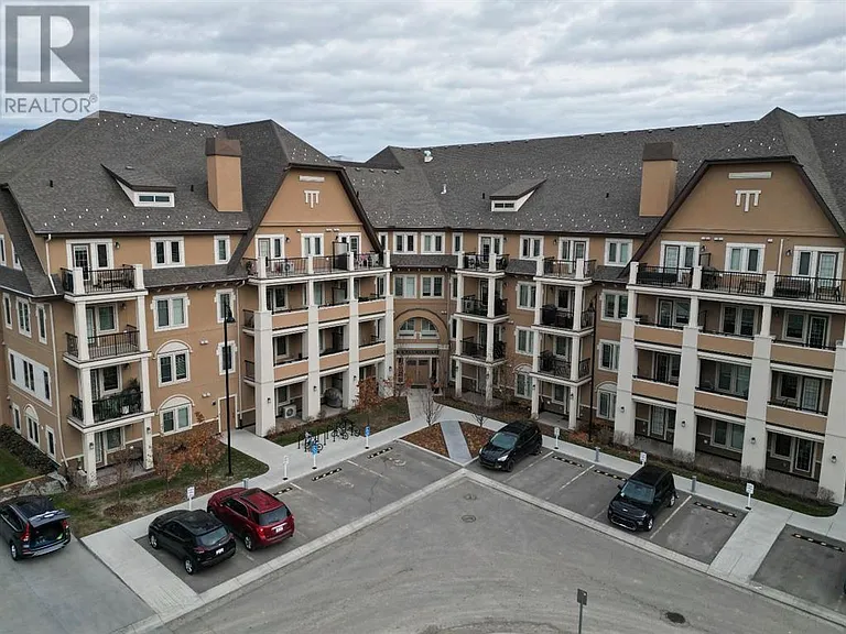 207-30 Mahogany Mews SE #207 — Photo 8