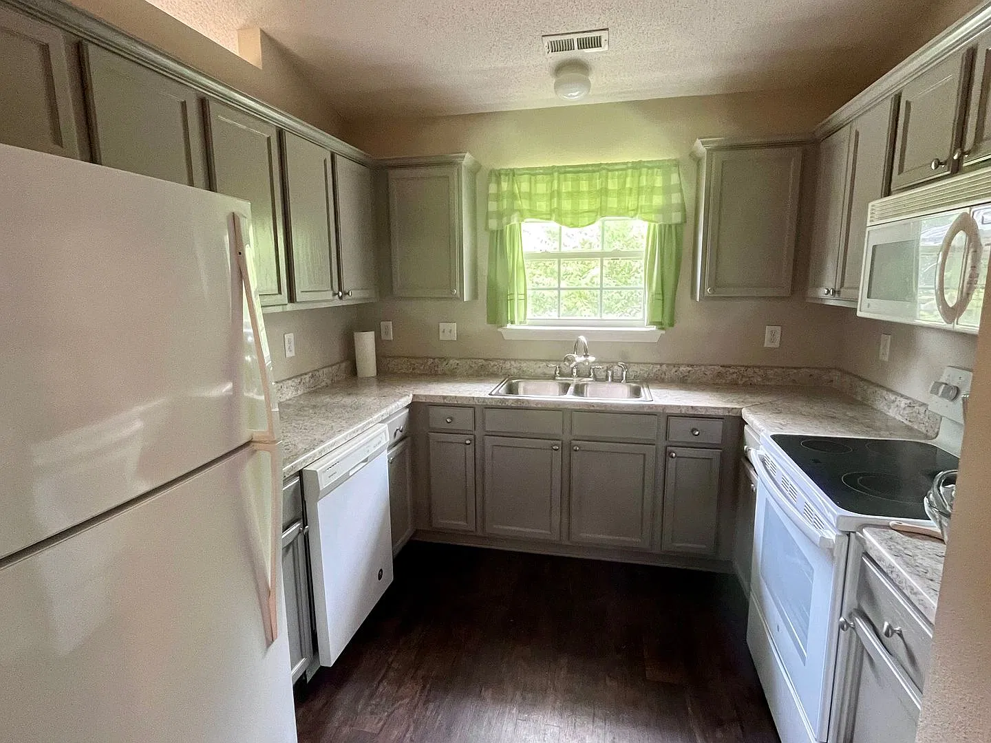 Charming 3BR/2BA Home in a Great Madison Location — Photo 4
