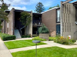 714 S Beacon Blvd APT 77, Grand Haven, MI 49417