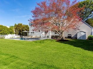 28 Dundee Ln, Southampton, NY 11968
