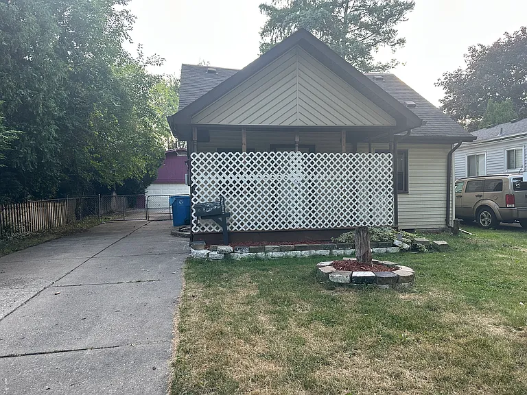 4501 Katherine St — Photo 5