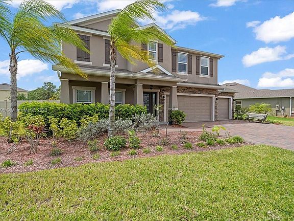 2nd image of 665 SE Easton Forest Cir