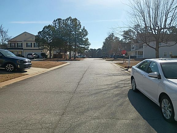 5th image of 244 Summer Park Rd