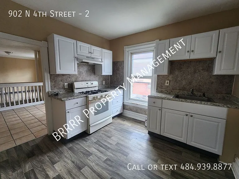 902 N 4th St #2 — Photo 8